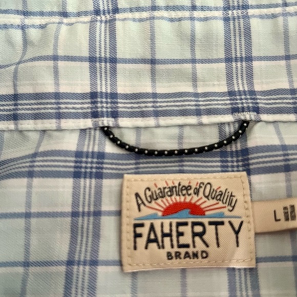 Faherty Brand Men’s Button Down Shirt – Blue & White Plaid – Size Large​ - Picture 2 of 4